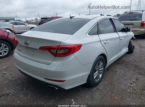 5NPE24AF4HH509064 2017 HYUNDAI SONATA White Trasero derecho