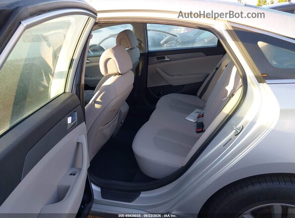 5NPE24AF4HH560113 2017 HYUNDAI SONATA Silver VIN sticker view