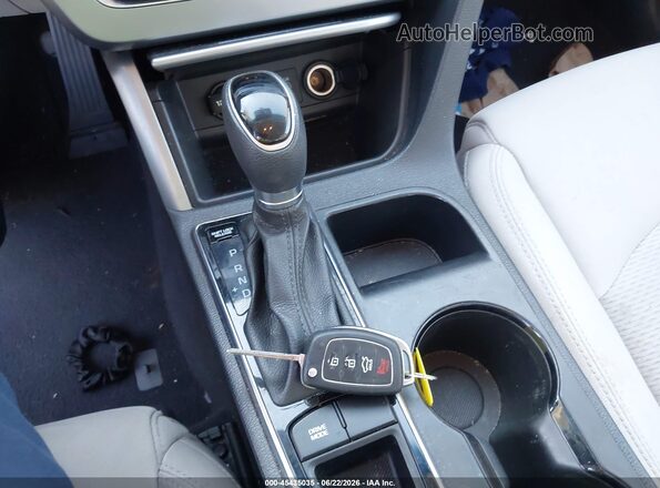 5NPE24AF4HH560113 2017 HYUNDAI SONATA Silver Dashboard view