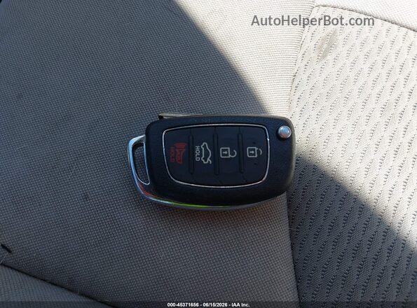 5NPE24AF4HH561858 2017 HYUNDAI SONATA Red Dashboard view