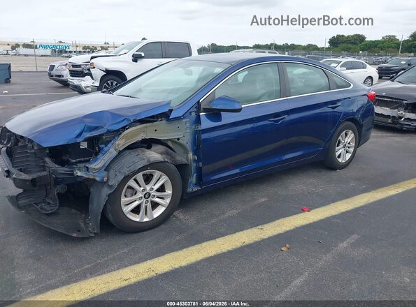 5NPE24AF4HH568972 2017 HYUNDAI SONATA Синий Вид спереди