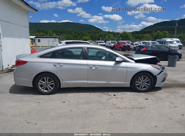 5NPE24AF4HH570320 2017 HYUNDAI SONATA Silver Vista interior trasera