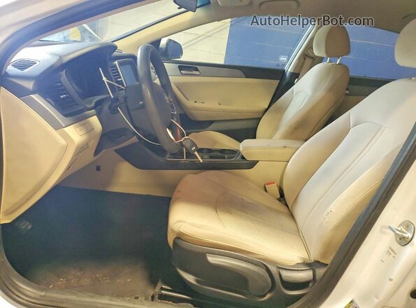 5NPE24AF4JH672092 2018 HYUNDAI SONATA White წინა სალონის ხედი