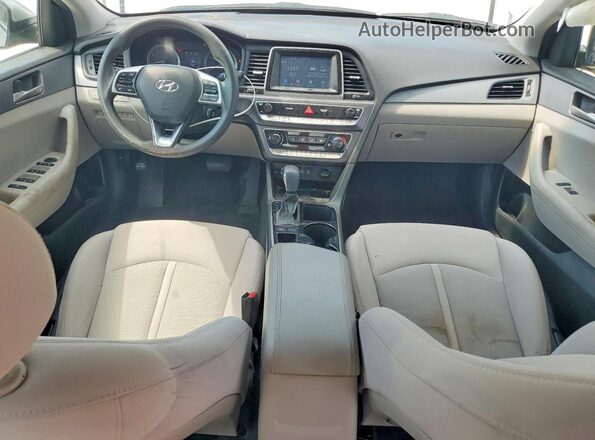 5NPE24AF4JH717628 2018 HYUNDAI SONATA Silver წინა პანელის ხედი