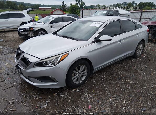 5NPE24AF5GH303914 2016 HYUNDAI SONATA Серебряный Передняя левая четверть