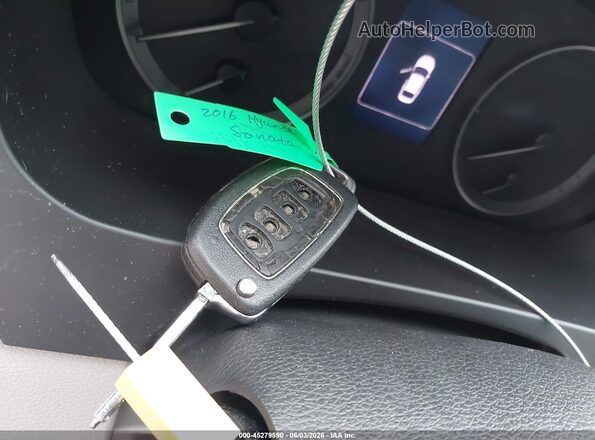 5NPE24AF5GH364423 2016 HYUNDAI SONATA Серебряный Вид панели приборов