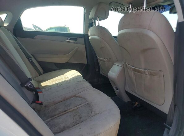 5NPE24AF5HH520204 2017 HYUNDAI SONATA White Հետևի նստատեղերի տեսք