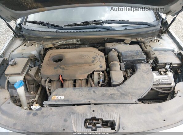 5NPE24AF5HH560735 2017 HYUNDAI SONATA Silver Widok z tyłu