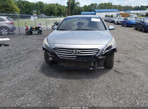 5NPE24AF5HH560735 2017 HYUNDAI SONATA Silver Widok z przodu