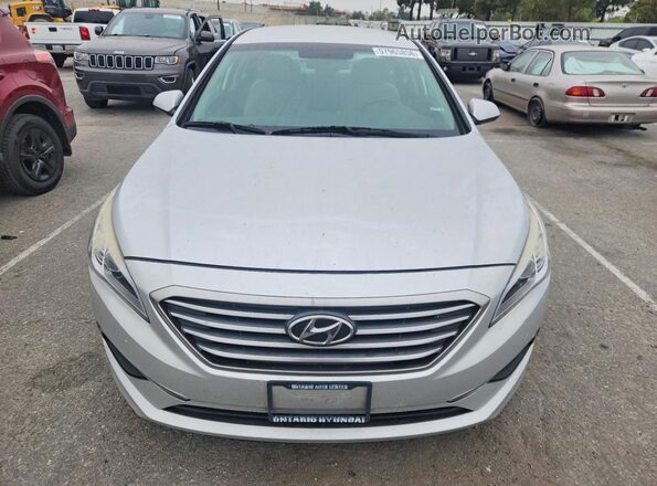 5NPE24AF5HH565739 2017 HYUNDAI SONATA Silver Դիմացի տեսք