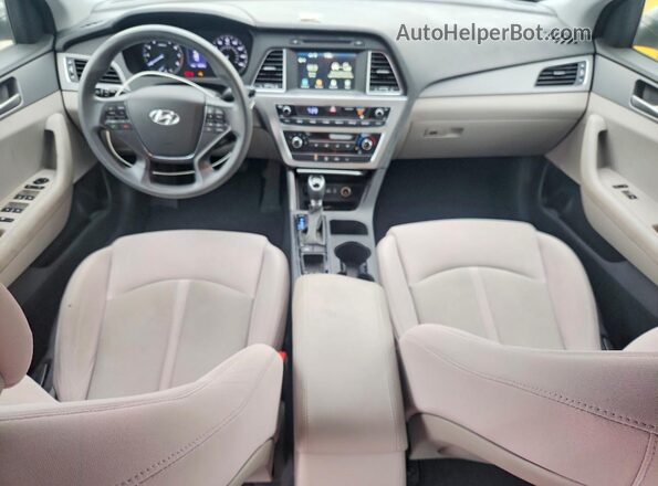 5NPE24AF5HH565739 2017 HYUNDAI SONATA Silver Առջևի վահանակի տեսք
