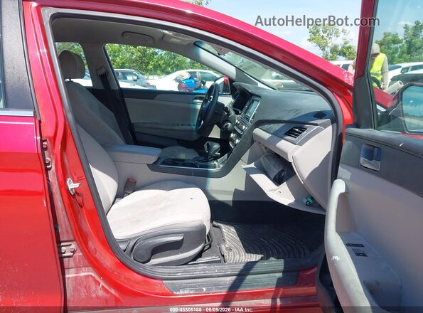 5NPE24AF5JH606652 2018 HYUNDAI SONATA Коричневый Вид салона спереди
