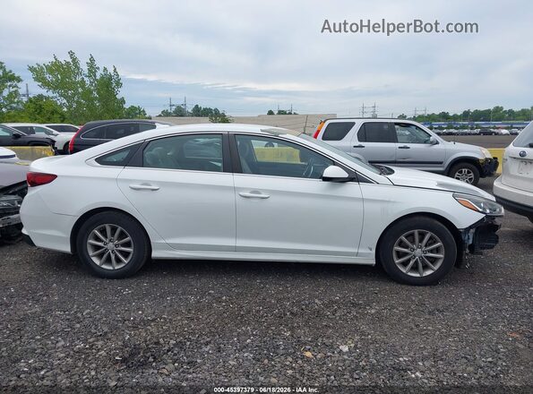 5NPE24AF5JH668746 2018 HYUNDAI SONATA White Rear interior view