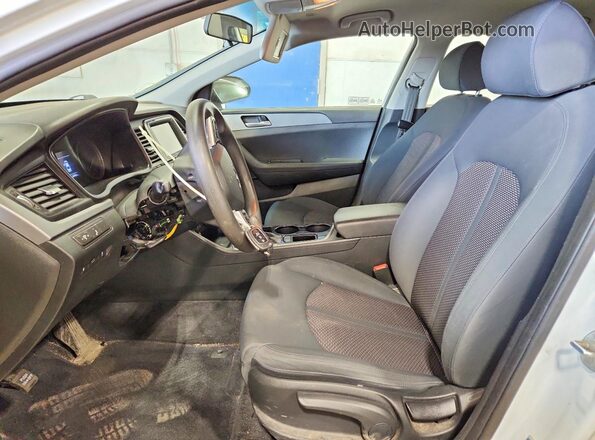 5NPE24AF5JH708596 2018 HYUNDAI SONATA White წინა სალონის ხედი