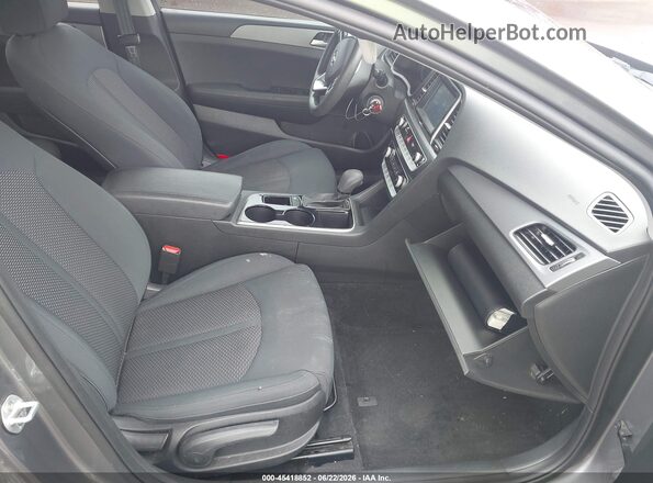 5NPE24AF5KH762952 2019 HYUNDAI SONATA Gray წინა სალონის ხედი
