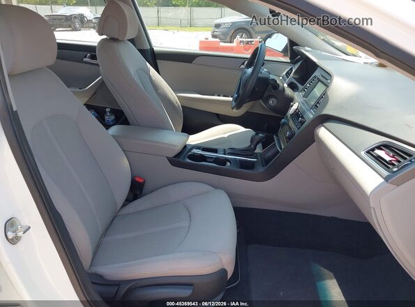5NPE24AF6GH278120 2016 HYUNDAI SONATA White Вид салону спереду