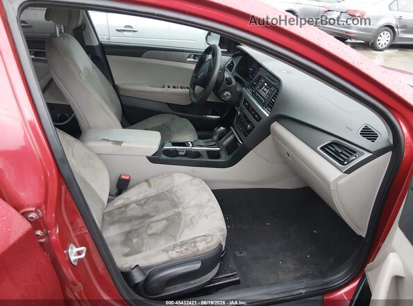5NPE24AF6HH454231 2017 HYUNDAI SONATA Red Вид салону спереду