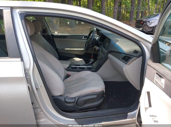 5NPE24AF6HH532524 2017 HYUNDAI SONATA Silver წინა სალონის ხედი