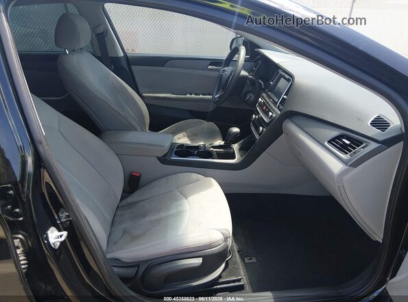 5NPE24AF6JH608460 2018 HYUNDAI SONATA Black Вид салону спереду