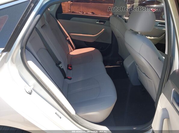 5NPE24AF6JH680419 2018 HYUNDAI SONATA Silver VIN sticker view