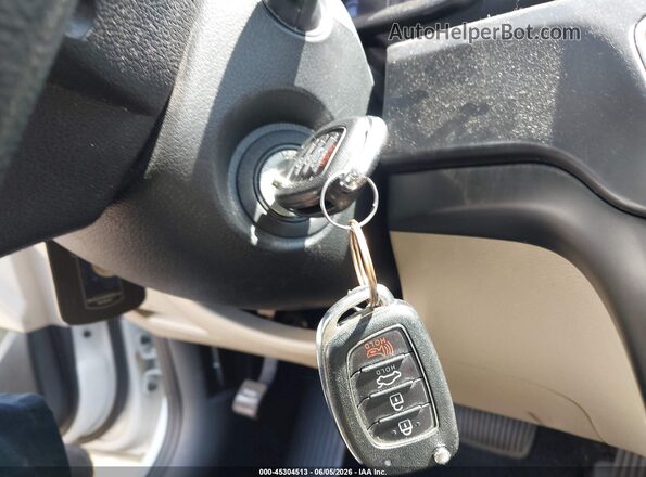 5NPE24AF6KH787715 2019 HYUNDAI SONATA White Widok deski rozdzielczej