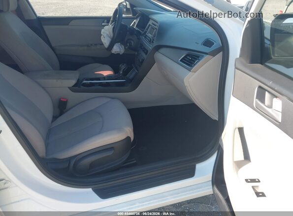 5NPE24AF7GH403061 2016 HYUNDAI SONATA White Սալոնի դիմացի տեսք
