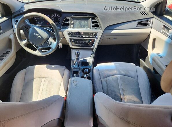 5NPE24AF7HH474908 2017 HYUNDAI SONATA Red Вид панелі приладів