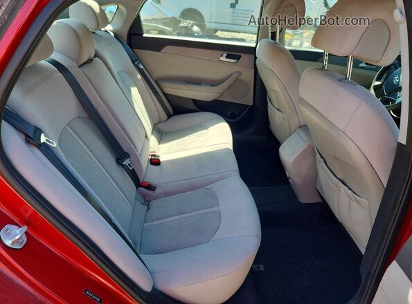 5NPE24AF7HH474908 2017 HYUNDAI SONATA Red Вид задніх сидінь