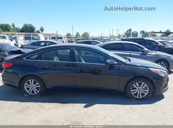 5NPE24AF7HH547663 2017 HYUNDAI SONATA Черный Вид задней части салона