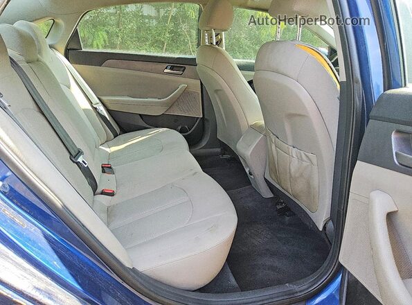 5NPE24AF7JH666724 2018 HYUNDAI SONATA Blue Widok tylnych siedzeń