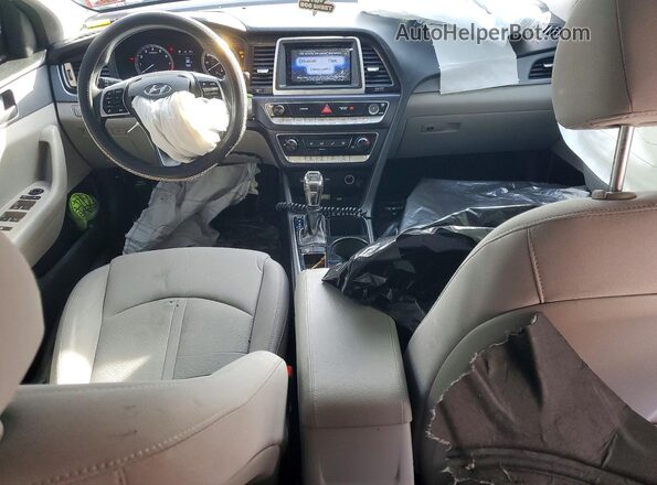 5NPE24AF7KH757025 2019 HYUNDAI SONATA Silver Առջևի վահանակի տեսք