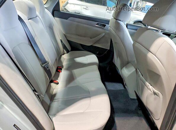 5NPE24AF7KH800570 2019 HYUNDAI SONATA Silver Vista de los asientos traseros