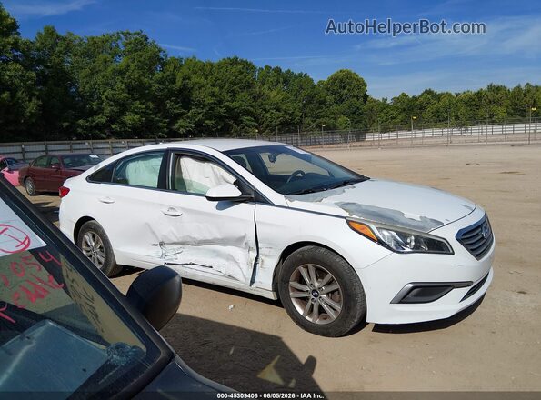 5NPE24AF8GH271928 2016 HYUNDAI SONATA White უკანა სალონის ხედი