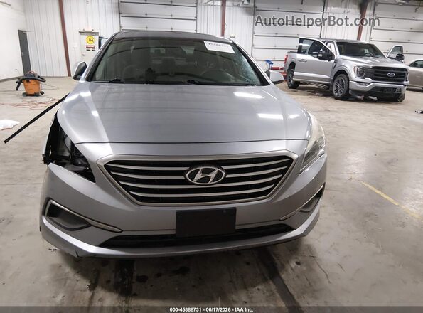 5NPE24AF8GH274053 2016 HYUNDAI SONATA Gray Widok wnętrza z tyłu