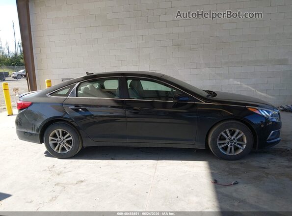 5NPE24AF8GH277812 2016 HYUNDAI SONATA Черный Вид задней части салона