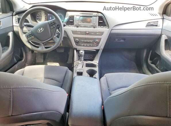 5NPE24AF8HH459981 2017 HYUNDAI SONATA Серебряный Вид панели приборов