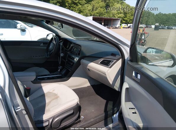 5NPE24AF8HH516972 2017 HYUNDAI SONATA Silver Սալոնի դիմացի տեսք