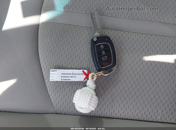 5NPE24AF8JH616446 2018 HYUNDAI SONATA Silver Вид панелі приладів