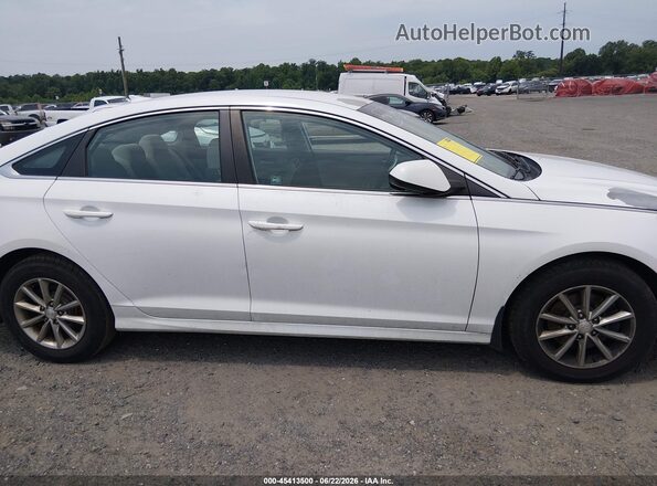 5NPE24AF8KH815756 2019 HYUNDAI SONATA White Вид задньої частини салону
