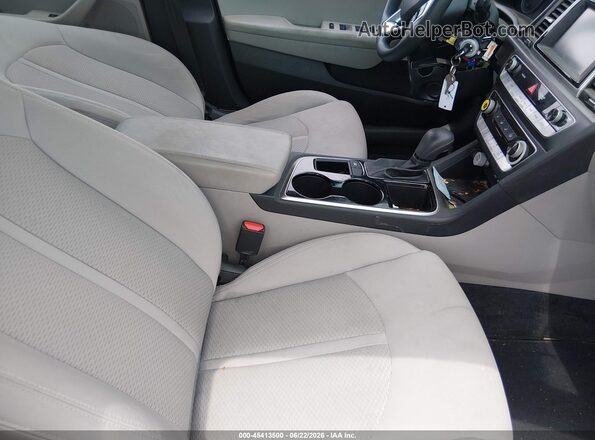 5NPE24AF8KH815756 2019 HYUNDAI SONATA White Вид салону спереду