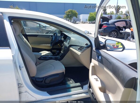 5NPE24AF9GH316729 2016 HYUNDAI SONATA White Front interior view