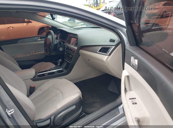 5NPE24AF9GH338214 2016 HYUNDAI SONATA Gray Front interior view
