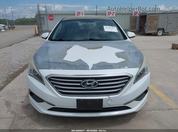 5NPE24AF9HH500411 2017 HYUNDAI SONATA White Vista del cuadro de instrumentos