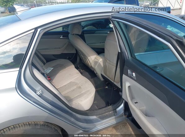 5NPE24AF9HH589848 2017 HYUNDAI SONATA Light Blue VIN կոդի պիտակի տեսք