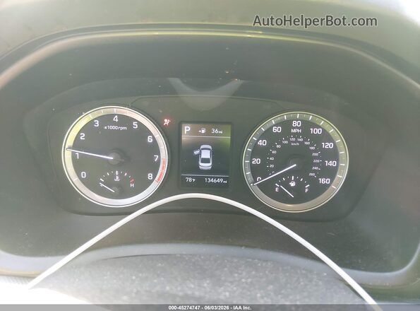 5NPE24AF9JH697019 2018 HYUNDAI SONATA Black Widok tylnych siedzeń