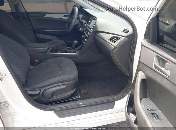 5NPE24AF9KH788082 2019 HYUNDAI SONATA White წინა სალონის ხედი