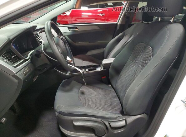 5NPE24AF9KH804460 2019 HYUNDAI SONATA White Вид салону спереду