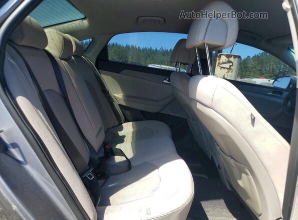 5NPE24AFXHH506301 2017 HYUNDAI SONATA Silver Widok tylnych siedzeń