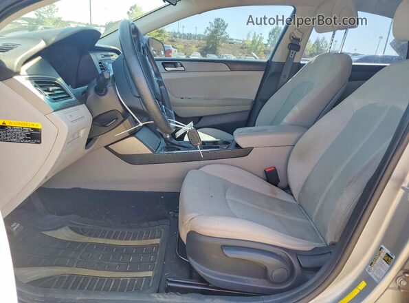 5NPE24AFXHH506301 2017 HYUNDAI SONATA Silver Widok wnętrza z przodu