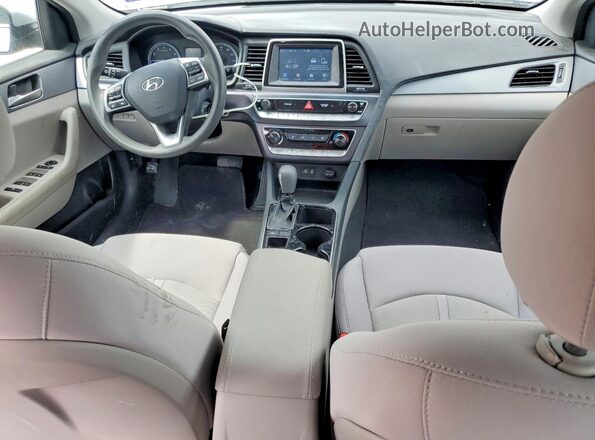 5NPE24AFXJH618232 2018 HYUNDAI SONATA Серебряный 